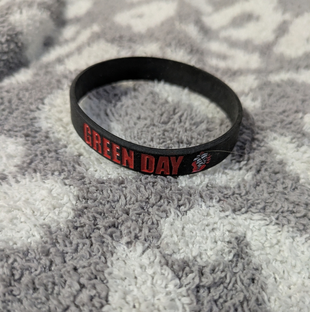 🦋5/25$ Green Day Black Wristband